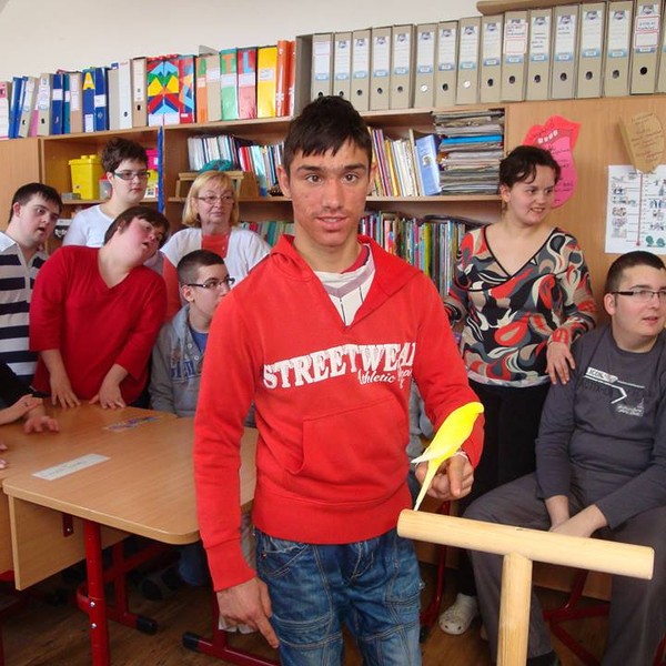 Ezredéves iskola tanulói a madár-matek órán